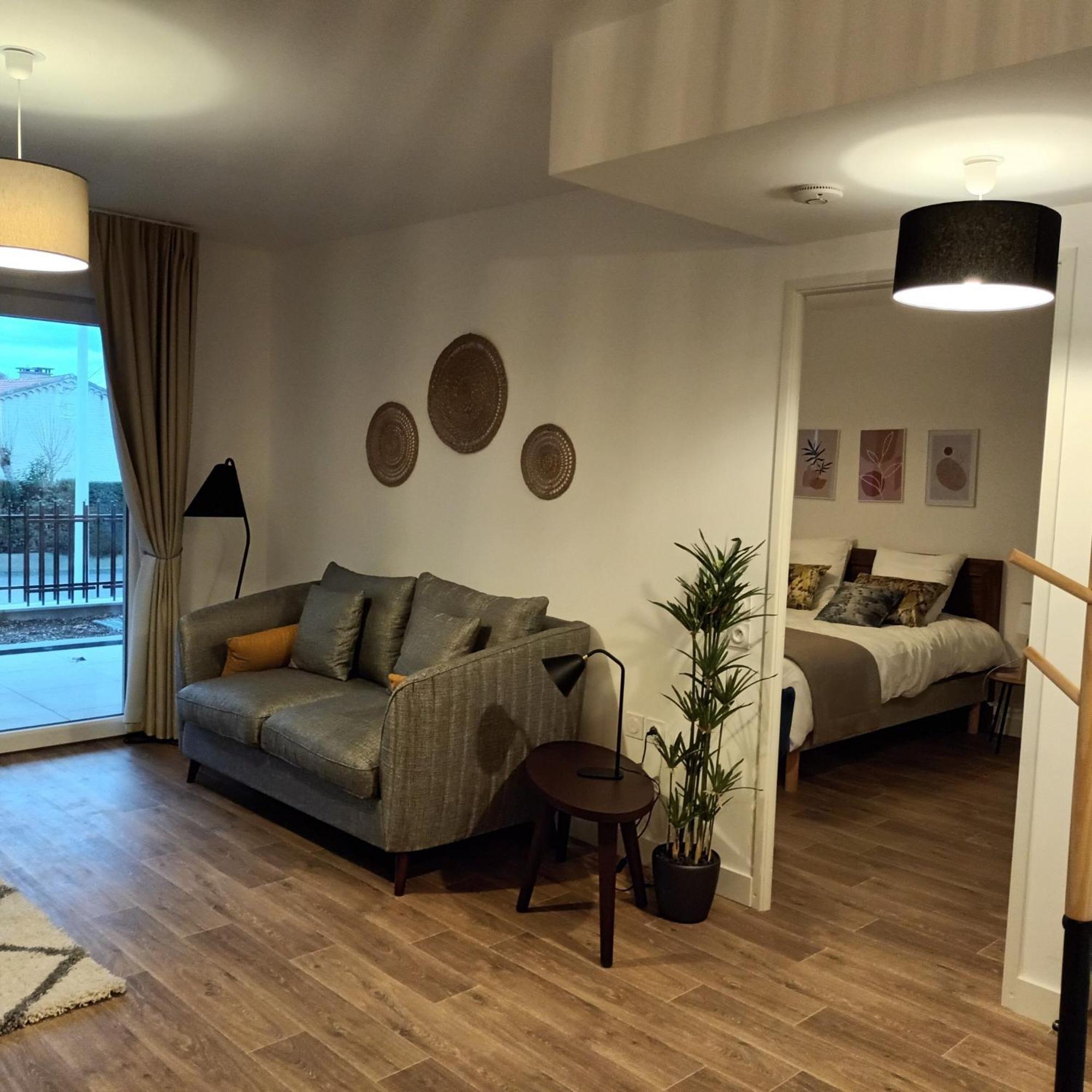 Domitys L'Oustaou Aparthotel Saint-Martin-de-Crau Buitenkant foto